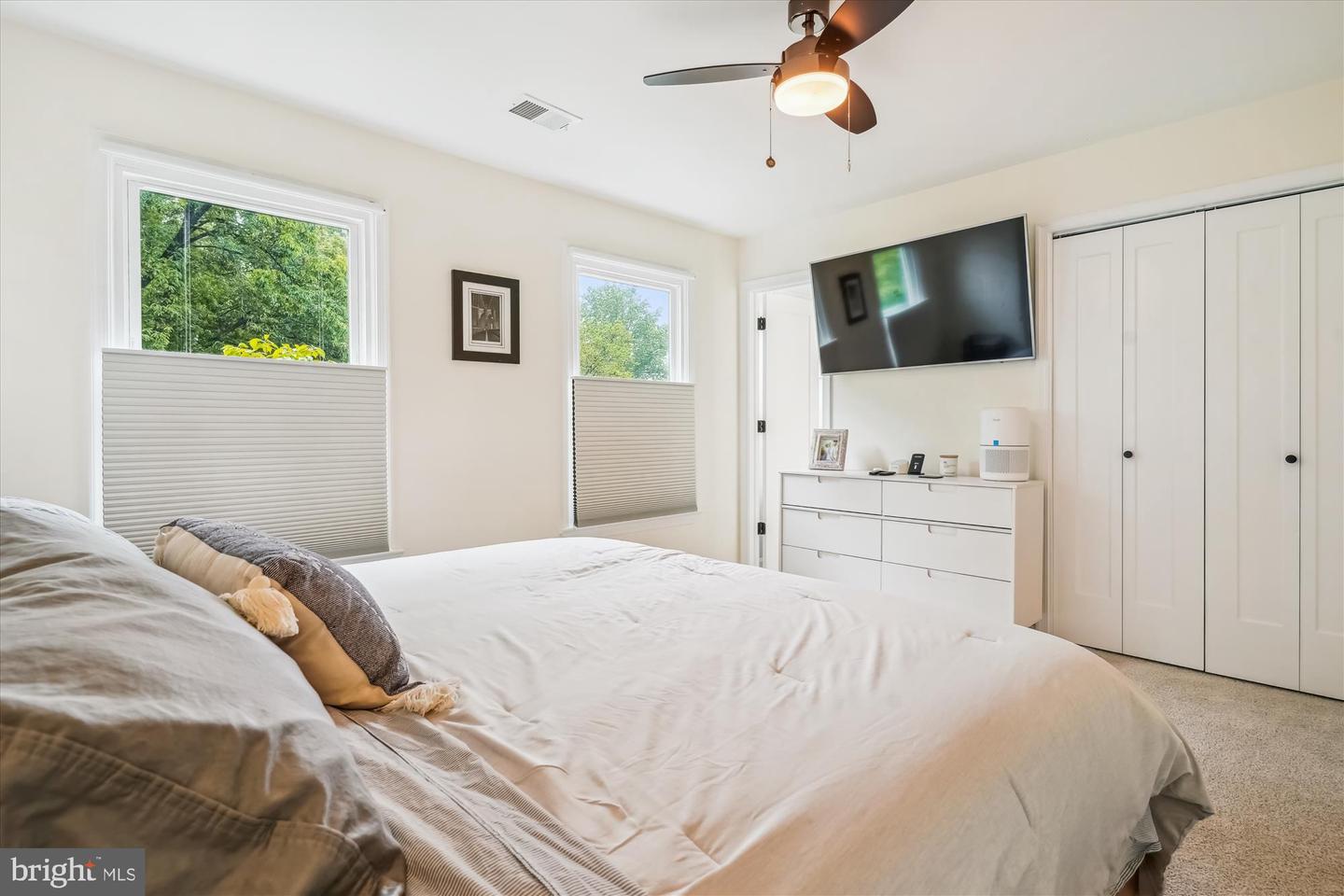 2428 S OXFORD ST, ARLINGTON, Virginia 22206, 3 Bedrooms Bedrooms, ,2 BathroomsBathrooms,Residential,For sale,2428 S OXFORD ST,VAAR2058766 MLS # VAAR2058766