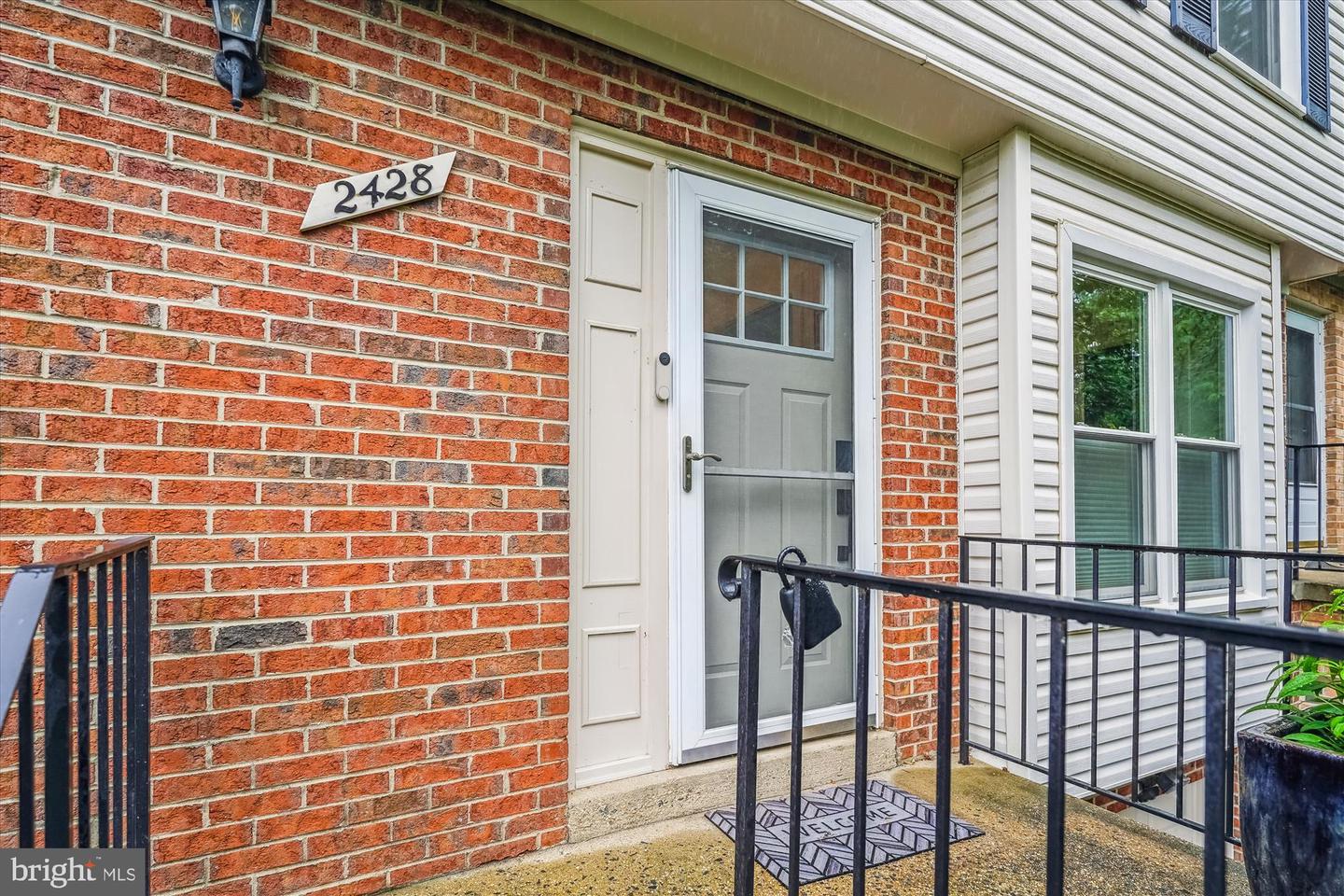 2428 S OXFORD ST, ARLINGTON, Virginia 22206, 3 Bedrooms Bedrooms, ,2 BathroomsBathrooms,Residential,For sale,2428 S OXFORD ST,VAAR2058766 MLS # VAAR2058766