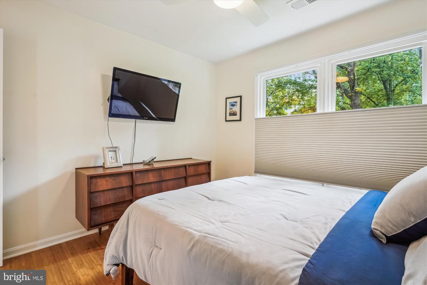 2428 S OXFORD ST, ARLINGTON, Virginia 22206, 3 Bedrooms Bedrooms, ,2 BathroomsBathrooms,Residential,For sale,2428 S OXFORD ST,VAAR2058766 MLS # VAAR2058766