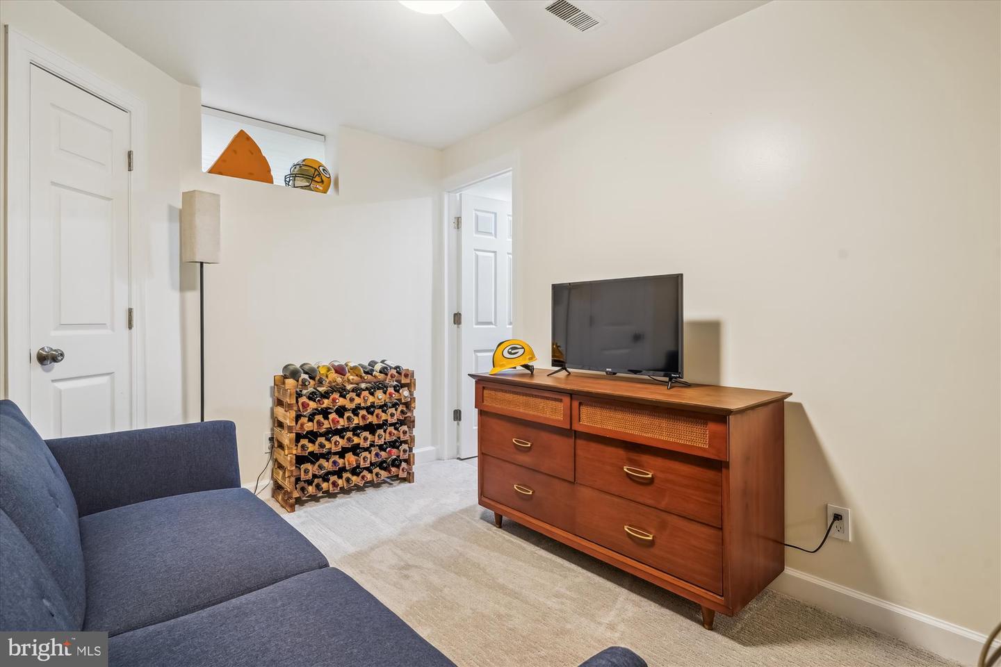 2428 S OXFORD ST, ARLINGTON, Virginia 22206, 3 Bedrooms Bedrooms, ,2 BathroomsBathrooms,Residential,For sale,2428 S OXFORD ST,VAAR2058766 MLS # VAAR2058766
