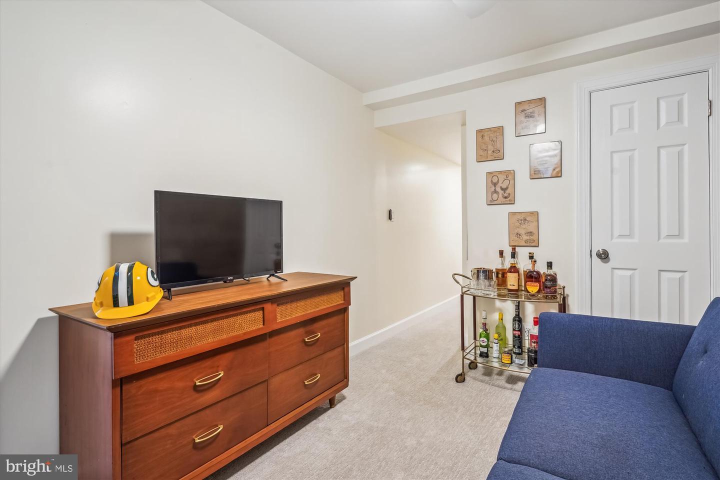 2428 S OXFORD ST, ARLINGTON, Virginia 22206, 3 Bedrooms Bedrooms, ,2 BathroomsBathrooms,Residential,For sale,2428 S OXFORD ST,VAAR2058766 MLS # VAAR2058766