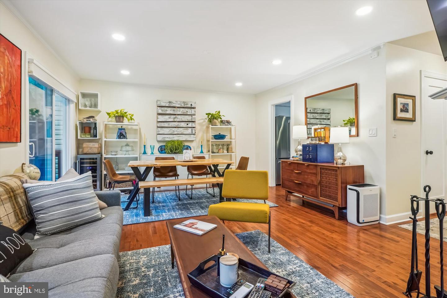 2428 S OXFORD ST, ARLINGTON, Virginia 22206, 3 Bedrooms Bedrooms, ,2 BathroomsBathrooms,Residential,For sale,2428 S OXFORD ST,VAAR2058766 MLS # VAAR2058766