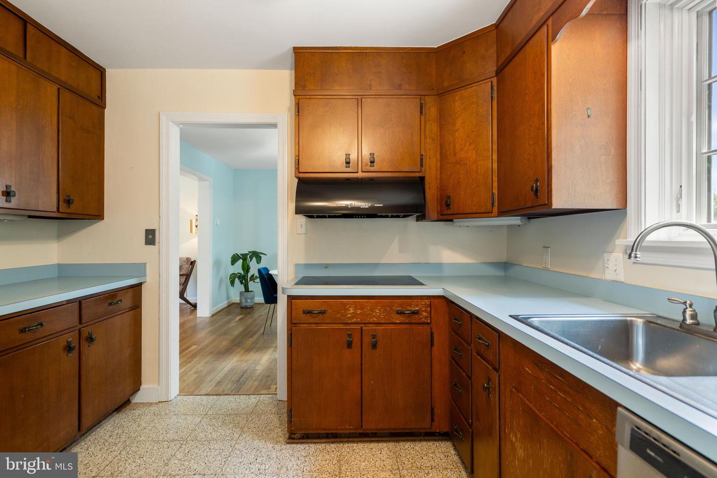 5600 11TH ST N, ARLINGTON, Virginia 22205, 4 Bedrooms Bedrooms, ,2 BathroomsBathrooms,Residential,For sale,5600 11TH ST N,VAAR2058802 MLS # VAAR2058802