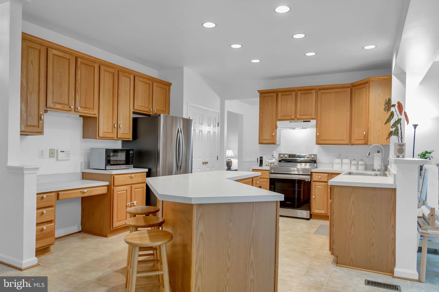 13170 HABROWN CT, WOODBRIDGE, Virginia 22192, 4 Bedrooms Bedrooms, ,3 BathroomsBathrooms,Residential,For sale,13170 HABROWN CT,VAPW2096426 MLS # VAPW2096426
