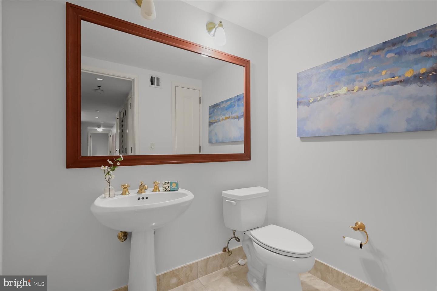 1155 23RD ST NW #5D, WASHINGTON, District Of Columbia 20037, 2 Bedrooms Bedrooms, ,2 BathroomsBathrooms,Residential,For sale,1155 23RD ST NW #5D,DCDC2204506 MLS # DCDC2204506