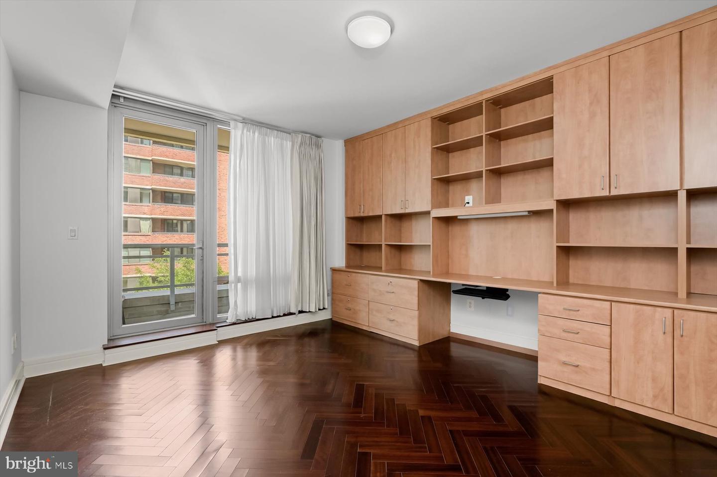 1155 23RD ST NW #5D, WASHINGTON, District Of Columbia 20037, 2 Bedrooms Bedrooms, ,2 BathroomsBathrooms,Residential,For sale,1155 23RD ST NW #5D,DCDC2204506 MLS # DCDC2204506