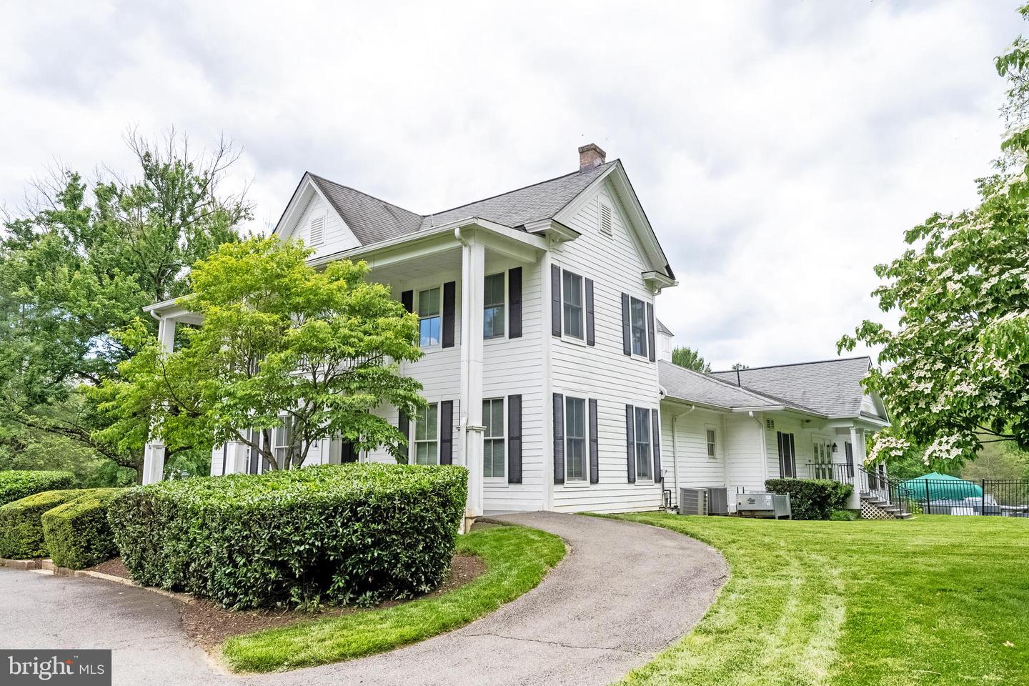 5836 WOOD POPPY CT, BURKE, Virginia 22015, 3 Bedrooms Bedrooms, 12 Rooms Rooms,3 BathroomsBathrooms,Residential,For sale,5836 WOOD POPPY CT,VAFX2245260 MLS # VAFX2245260
