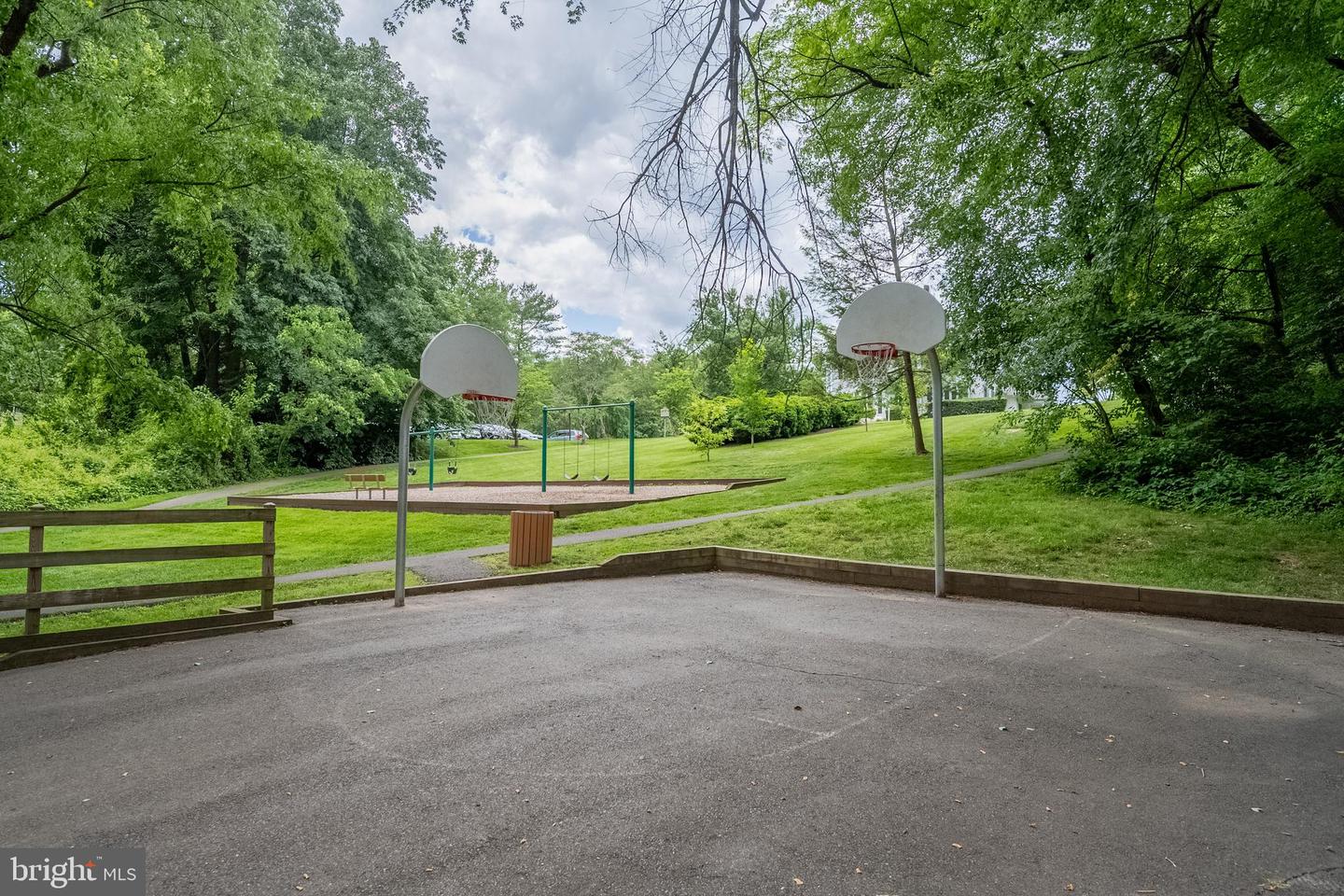 5836 WOOD POPPY CT, BURKE, Virginia 22015, 3 Bedrooms Bedrooms, 12 Rooms Rooms,3 BathroomsBathrooms,Residential,For sale,5836 WOOD POPPY CT,VAFX2245260 MLS # VAFX2245260