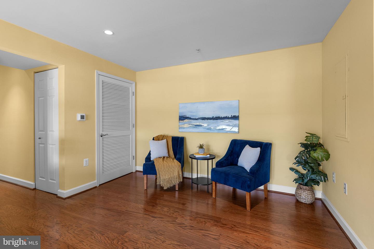 4167 S FOUR MILE RUN DR #103, ARLINGTON, Virginia 22204, 2 Bedrooms Bedrooms, ,2 BathroomsBathrooms,Residential,For sale,4167 S FOUR MILE RUN DR #103,VAAR2058726 MLS # VAAR2058726