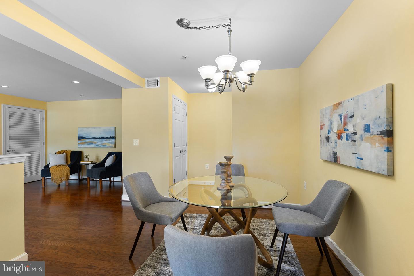 4167 S FOUR MILE RUN DR #103, ARLINGTON, Virginia 22204, 2 Bedrooms Bedrooms, ,2 BathroomsBathrooms,Residential,For sale,4167 S FOUR MILE RUN DR #103,VAAR2058726 MLS # VAAR2058726