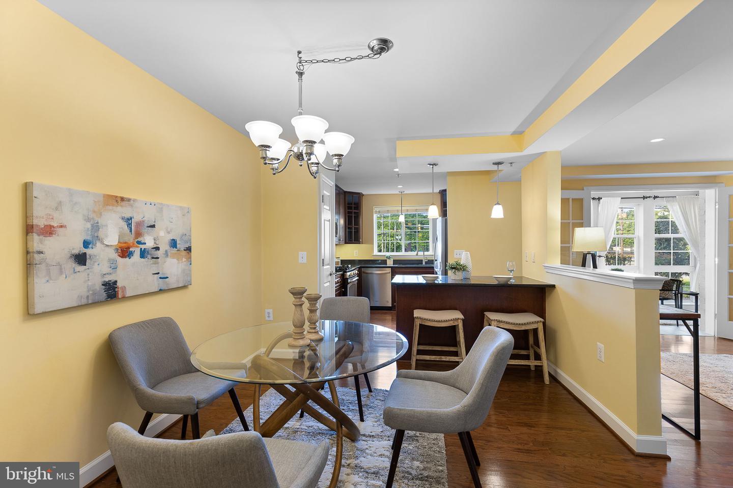 4167 S FOUR MILE RUN DR #103, ARLINGTON, Virginia 22204, 2 Bedrooms Bedrooms, ,2 BathroomsBathrooms,Residential,For sale,4167 S FOUR MILE RUN DR #103,VAAR2058726 MLS # VAAR2058726