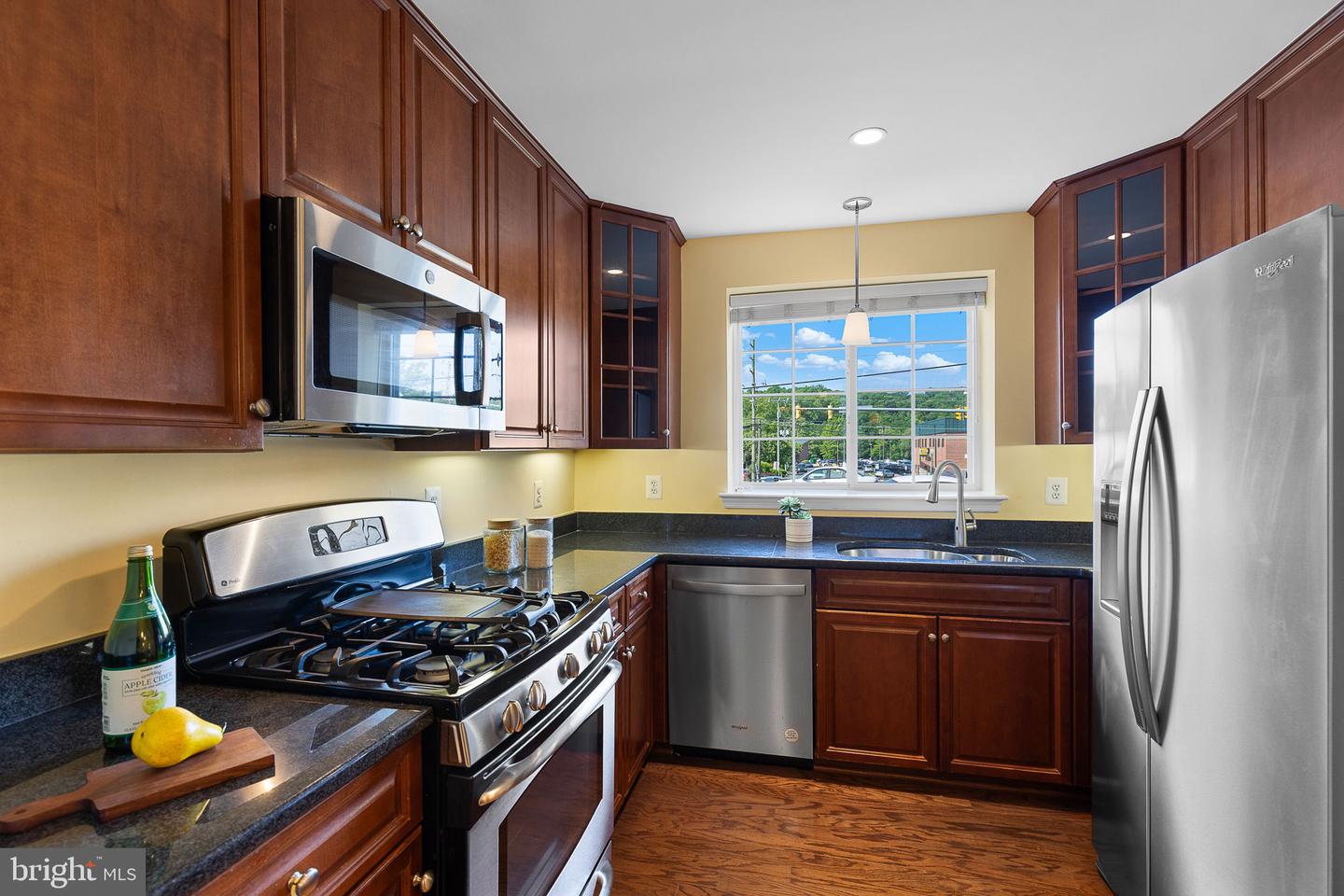 4167 S FOUR MILE RUN DR #103, ARLINGTON, Virginia 22204, 2 Bedrooms Bedrooms, ,2 BathroomsBathrooms,Residential,For sale,4167 S FOUR MILE RUN DR #103,VAAR2058726 MLS # VAAR2058726