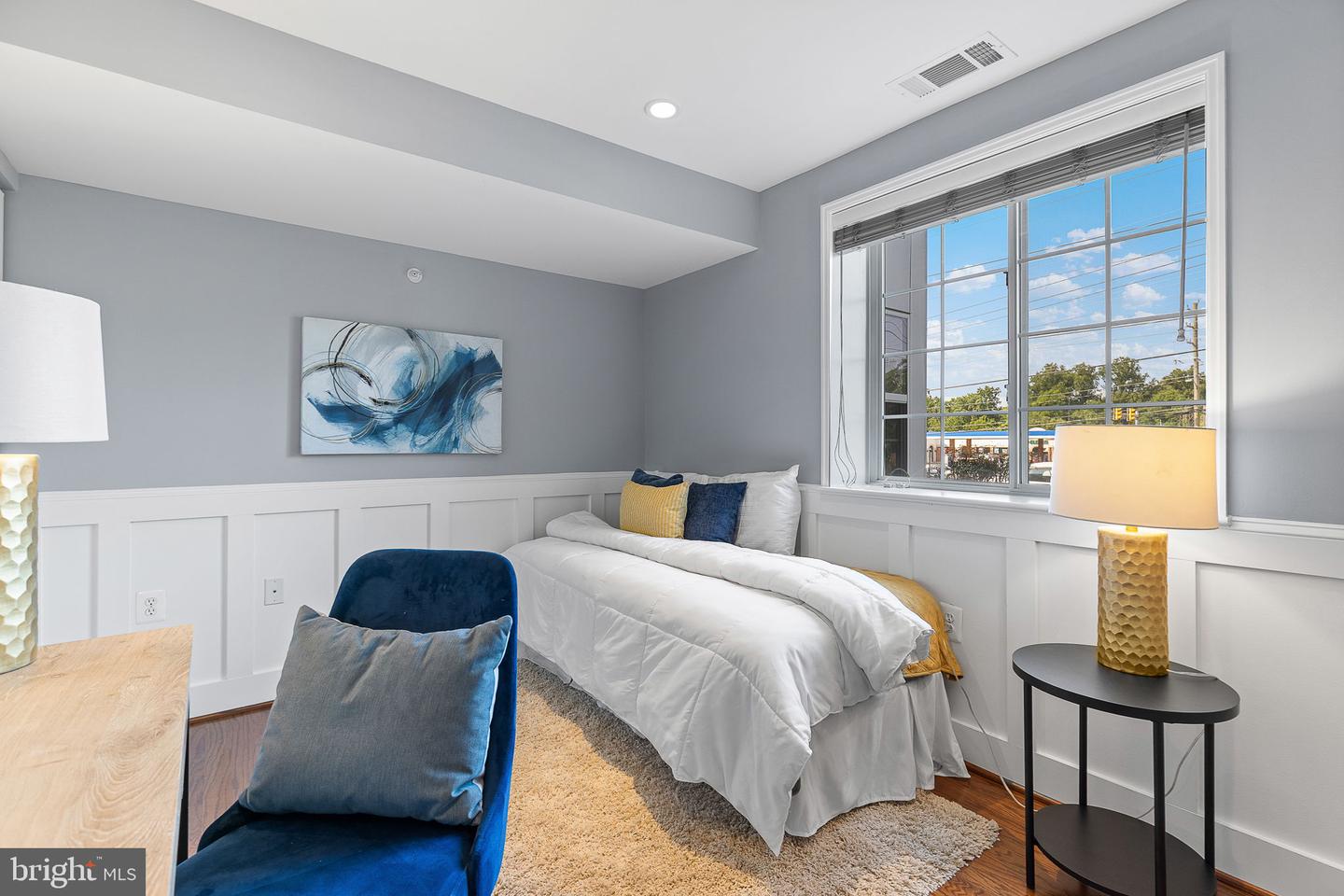 4167 S FOUR MILE RUN DR #103, ARLINGTON, Virginia 22204, 2 Bedrooms Bedrooms, ,2 BathroomsBathrooms,Residential,For sale,4167 S FOUR MILE RUN DR #103,VAAR2058726 MLS # VAAR2058726