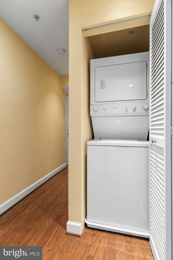 4167 S FOUR MILE RUN DR #103, ARLINGTON, Virginia 22204, 2 Bedrooms Bedrooms, ,2 BathroomsBathrooms,Residential,For sale,4167 S FOUR MILE RUN DR #103,VAAR2058726 MLS # VAAR2058726