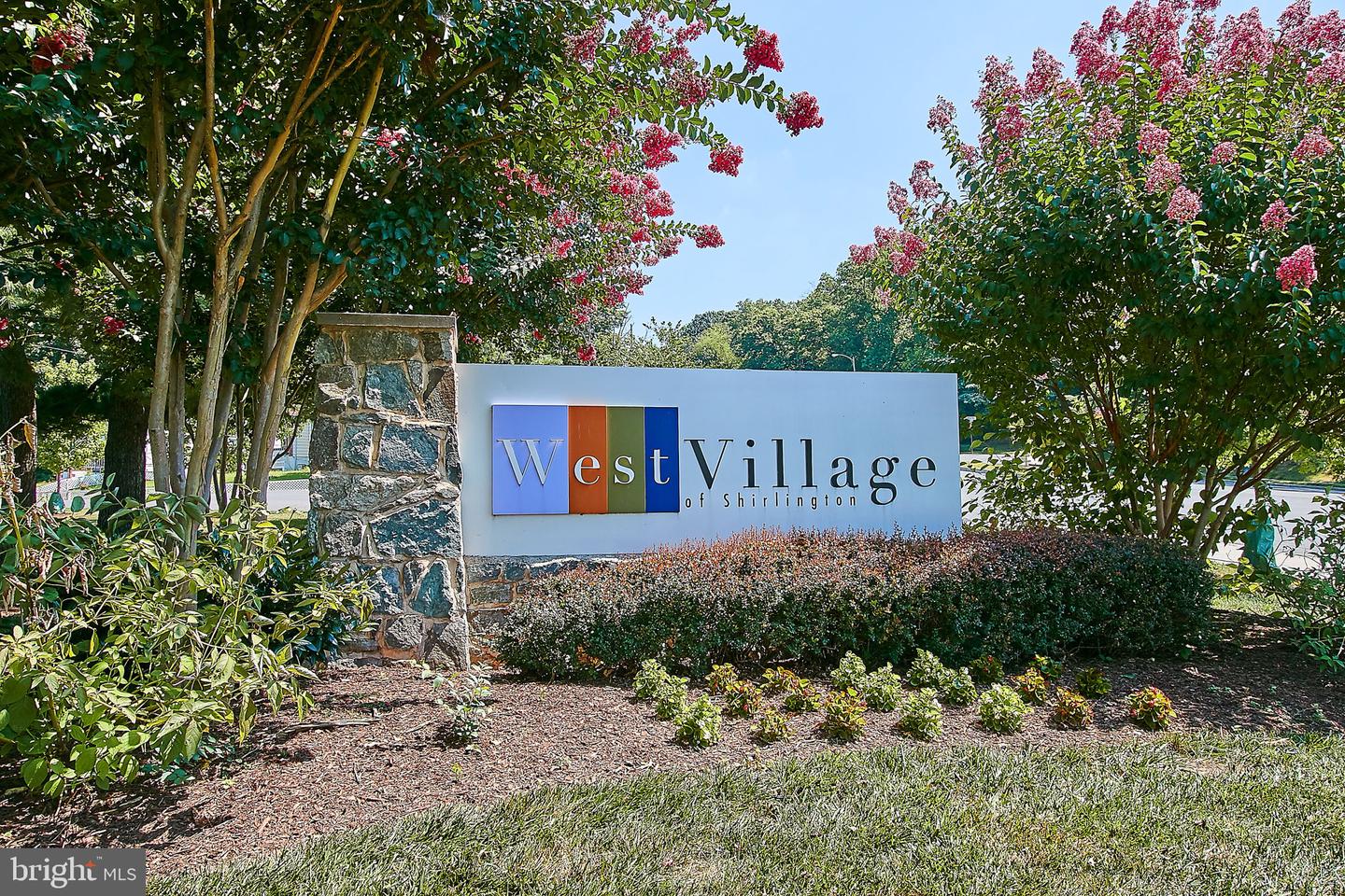4167 S FOUR MILE RUN DR #103, ARLINGTON, Virginia 22204, 2 Bedrooms Bedrooms, ,2 BathroomsBathrooms,Residential,For sale,4167 S FOUR MILE RUN DR #103,VAAR2058726 MLS # VAAR2058726