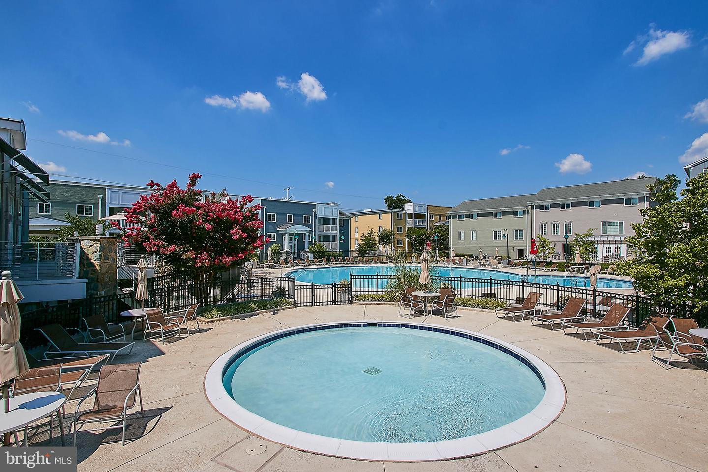 4167 S FOUR MILE RUN DR #103, ARLINGTON, Virginia 22204, 2 Bedrooms Bedrooms, ,2 BathroomsBathrooms,Residential,For sale,4167 S FOUR MILE RUN DR #103,VAAR2058726 MLS # VAAR2058726