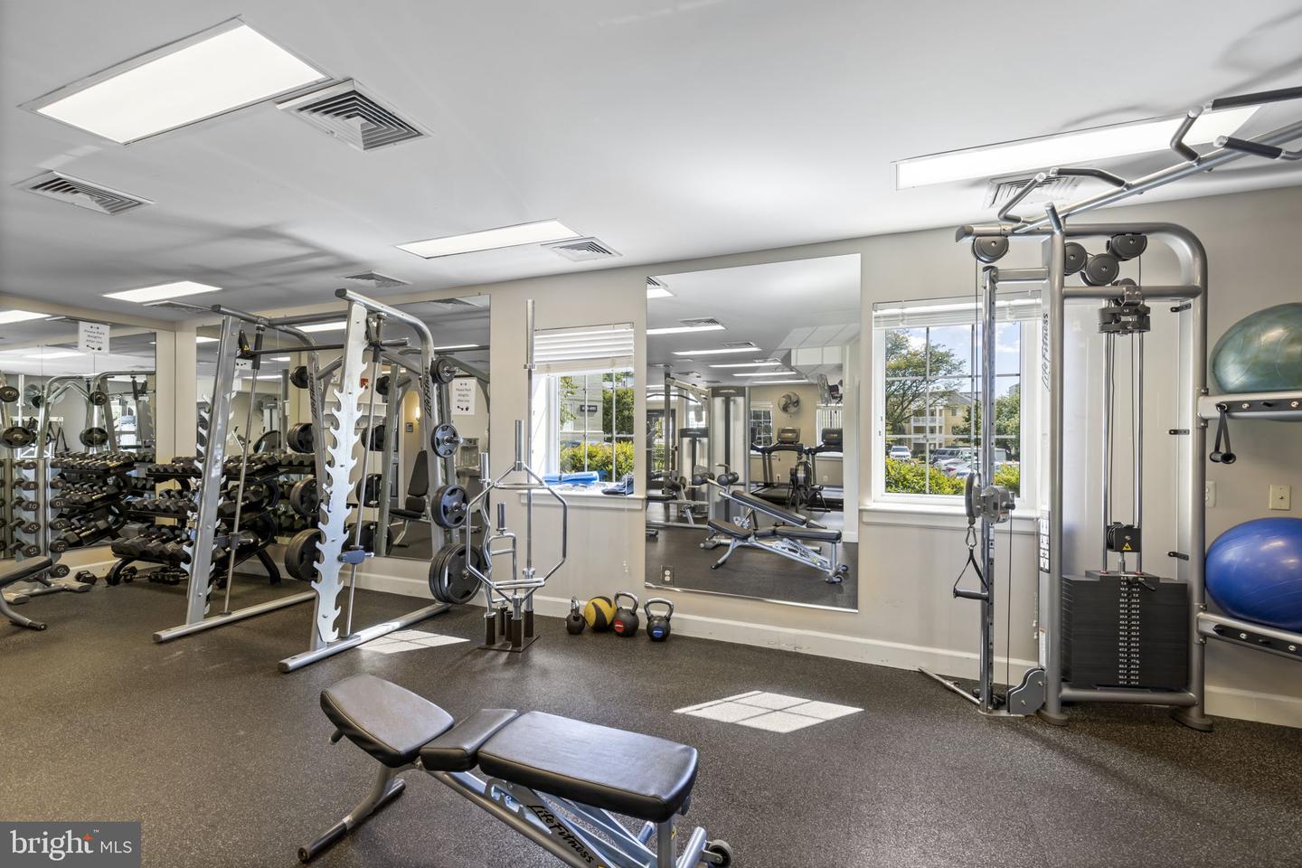 4167 S FOUR MILE RUN DR #103, ARLINGTON, Virginia 22204, 2 Bedrooms Bedrooms, ,2 BathroomsBathrooms,Residential,For sale,4167 S FOUR MILE RUN DR #103,VAAR2058726 MLS # VAAR2058726