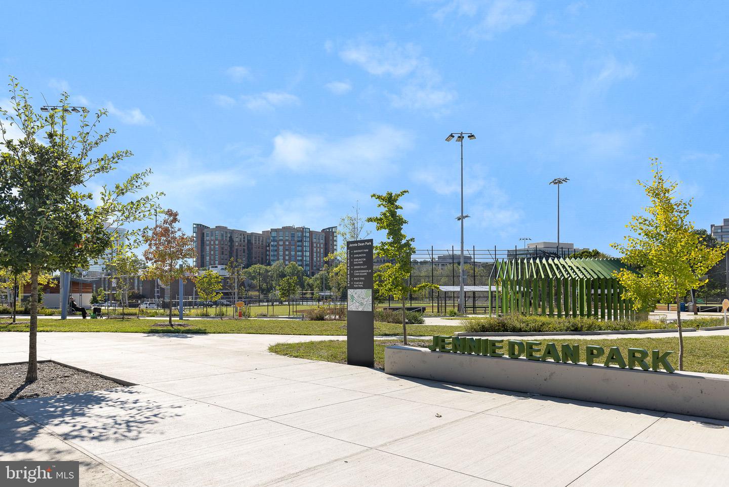 4167 S FOUR MILE RUN DR #103, ARLINGTON, Virginia 22204, 2 Bedrooms Bedrooms, ,2 BathroomsBathrooms,Residential,For sale,4167 S FOUR MILE RUN DR #103,VAAR2058726 MLS # VAAR2058726