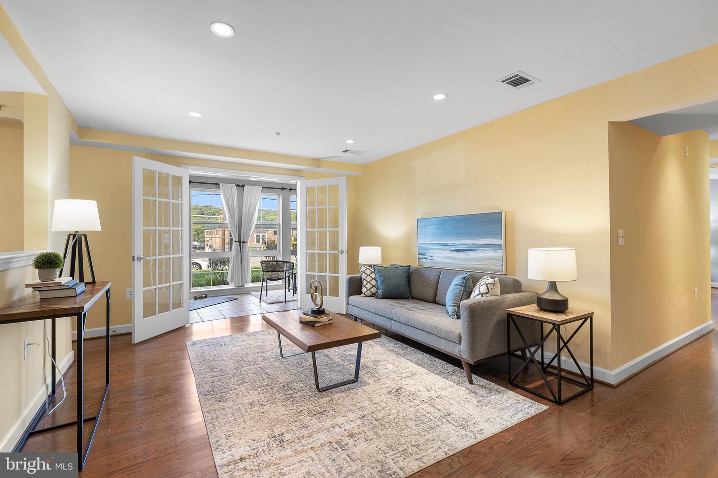 4167 S FOUR MILE RUN DR #103, ARLINGTON, Virginia 22204, 2 Bedrooms Bedrooms, ,2 BathroomsBathrooms,Residential,For sale,4167 S FOUR MILE RUN DR #103,VAAR2058726 MLS # VAAR2058726
