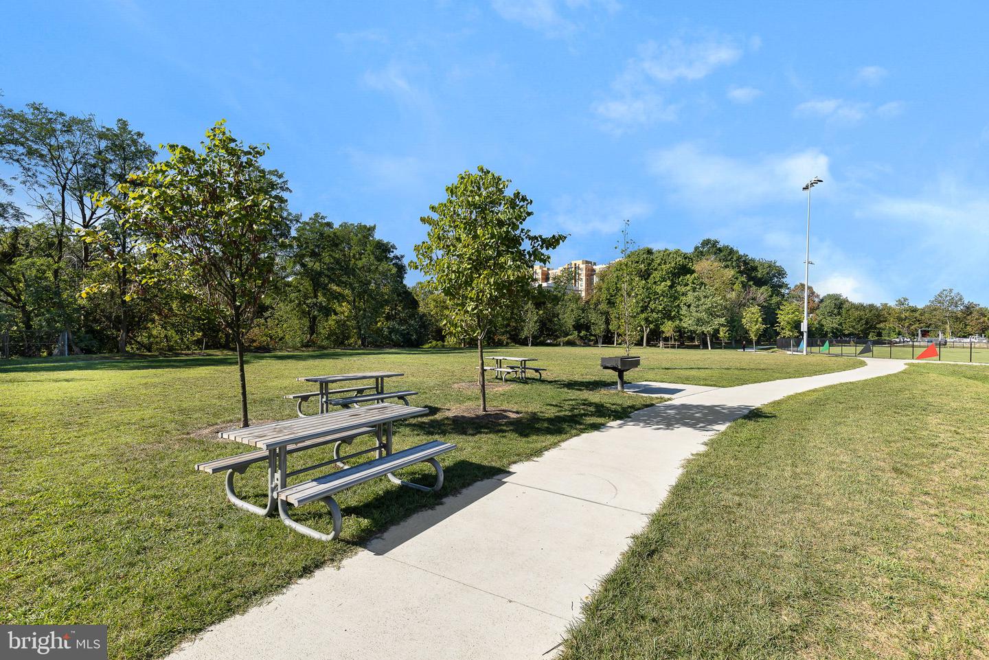 4167 S FOUR MILE RUN DR #103, ARLINGTON, Virginia 22204, 2 Bedrooms Bedrooms, ,2 BathroomsBathrooms,Residential,For sale,4167 S FOUR MILE RUN DR #103,VAAR2058726 MLS # VAAR2058726
