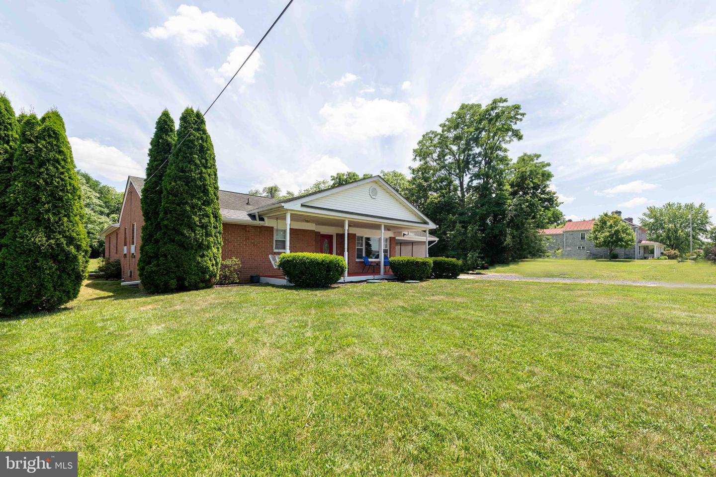 4462 MARTINSBURG PIKE, CLEAR BROOK, Virginia 22624, 4 Bedrooms Bedrooms, 10 Rooms Rooms,2 BathroomsBathrooms,Residential,For sale,4462 MARTINSBURG PIKE,VAFV2034654 MLS # VAFV2034654