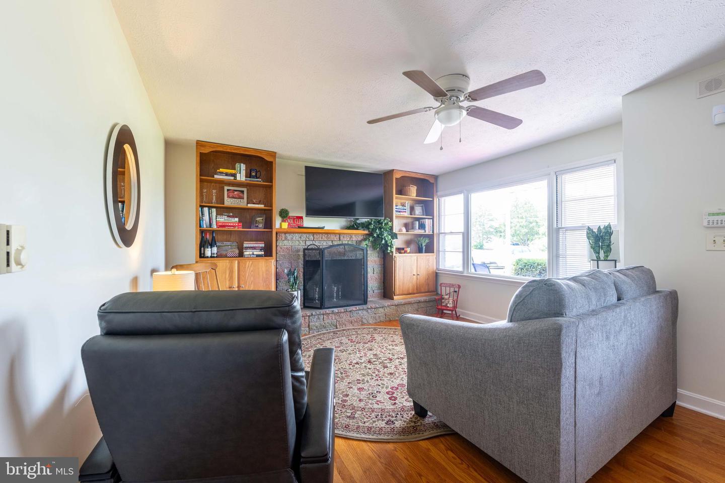 4462 MARTINSBURG PIKE, CLEAR BROOK, Virginia 22624, 4 Bedrooms Bedrooms, 10 Rooms Rooms,2 BathroomsBathrooms,Residential,For sale,4462 MARTINSBURG PIKE,VAFV2034654 MLS # VAFV2034654