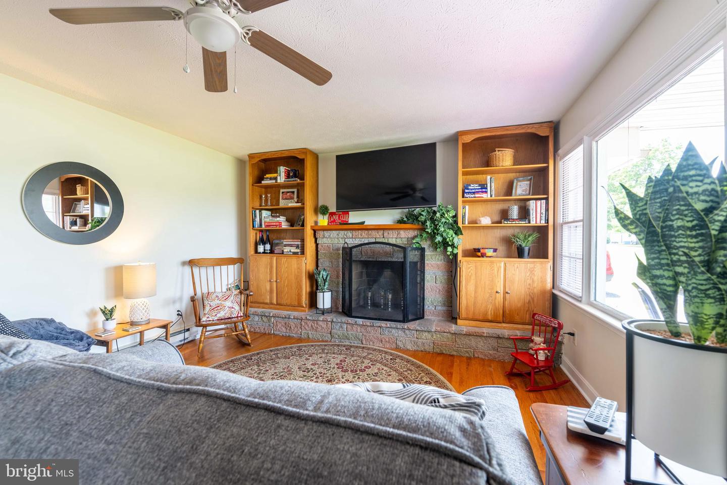 4462 MARTINSBURG PIKE, CLEAR BROOK, Virginia 22624, 4 Bedrooms Bedrooms, 10 Rooms Rooms,2 BathroomsBathrooms,Residential,For sale,4462 MARTINSBURG PIKE,VAFV2034654 MLS # VAFV2034654