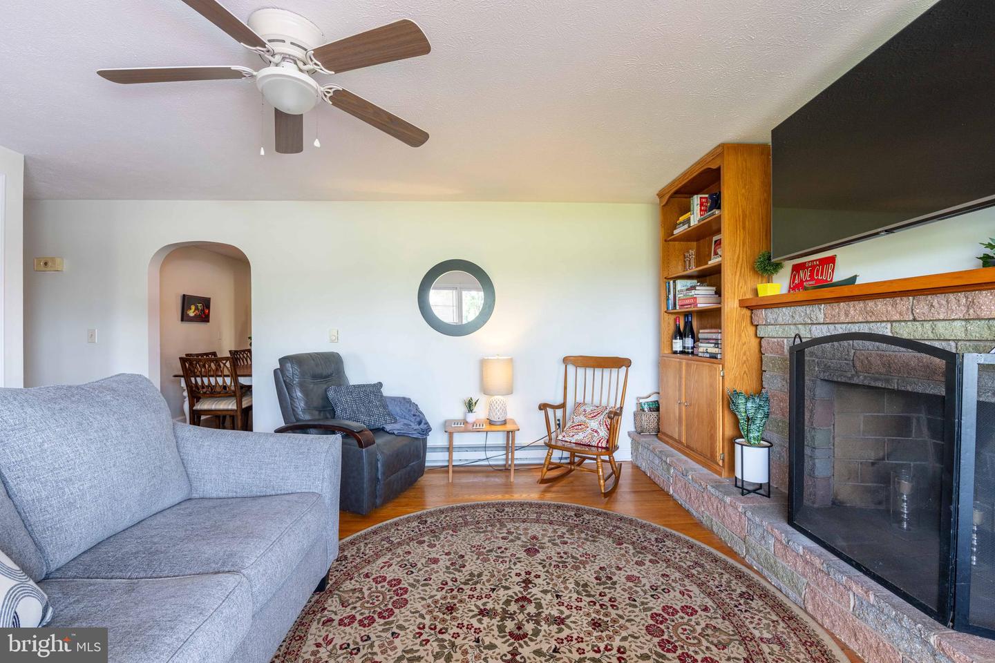 4462 MARTINSBURG PIKE, CLEAR BROOK, Virginia 22624, 4 Bedrooms Bedrooms, 10 Rooms Rooms,2 BathroomsBathrooms,Residential,For sale,4462 MARTINSBURG PIKE,VAFV2034654 MLS # VAFV2034654