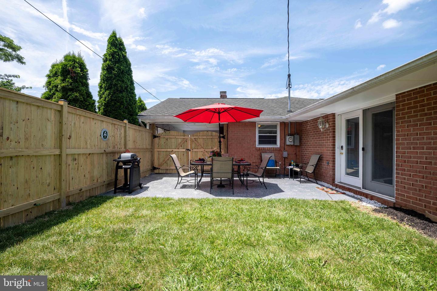 4462 MARTINSBURG PIKE, CLEAR BROOK, Virginia 22624, 4 Bedrooms Bedrooms, 10 Rooms Rooms,2 BathroomsBathrooms,Residential,For sale,4462 MARTINSBURG PIKE,VAFV2034654 MLS # VAFV2034654