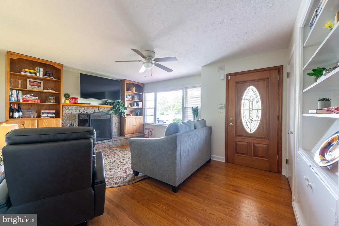 4462 MARTINSBURG PIKE, CLEAR BROOK, Virginia 22624, 4 Bedrooms Bedrooms, 10 Rooms Rooms,2 BathroomsBathrooms,Residential,For sale,4462 MARTINSBURG PIKE,VAFV2034654 MLS # VAFV2034654