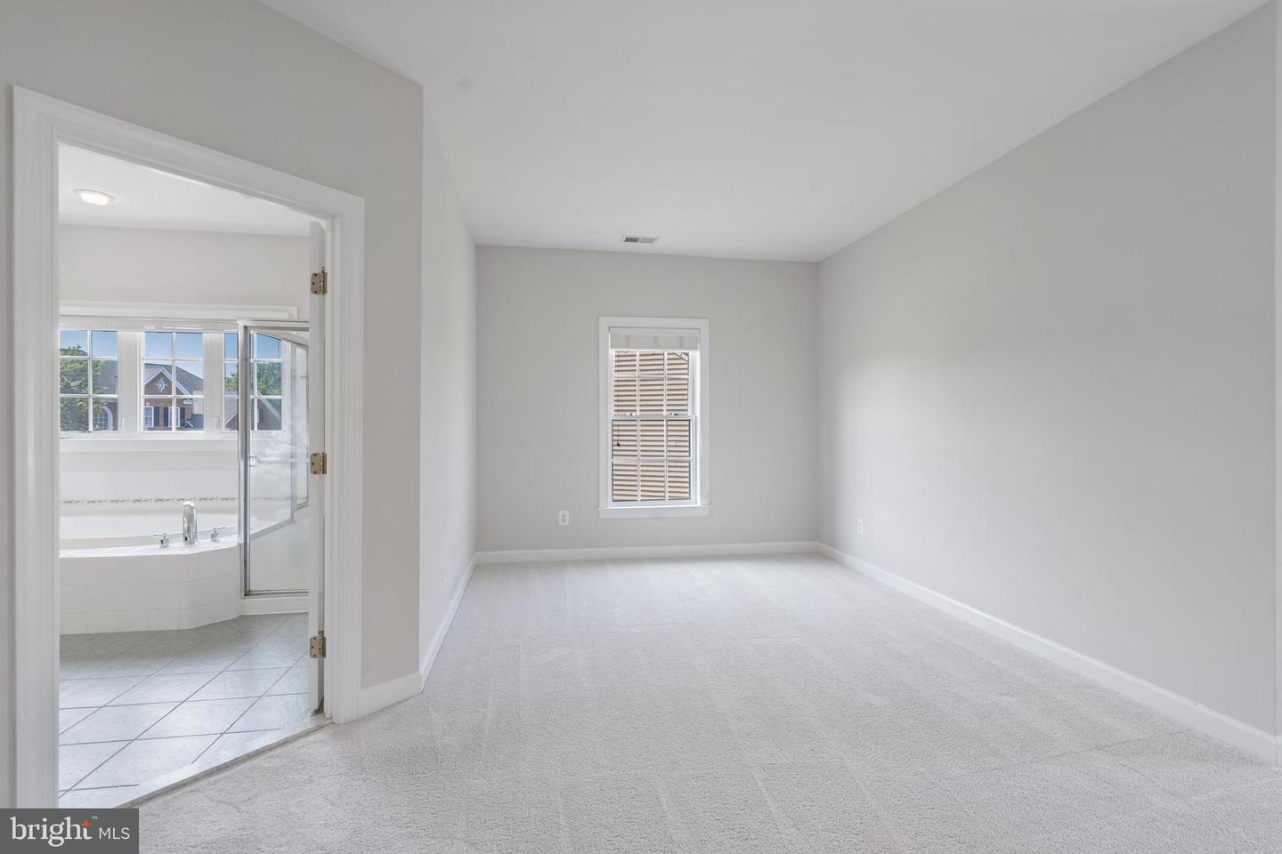 6513 DEBHILL LN, GAINESVILLE, Virginia 20155, 4 Bedrooms Bedrooms, ,4 BathroomsBathrooms,Residential,For sale,6513 DEBHILL LN,VAPW2096416 MLS # VAPW2096416