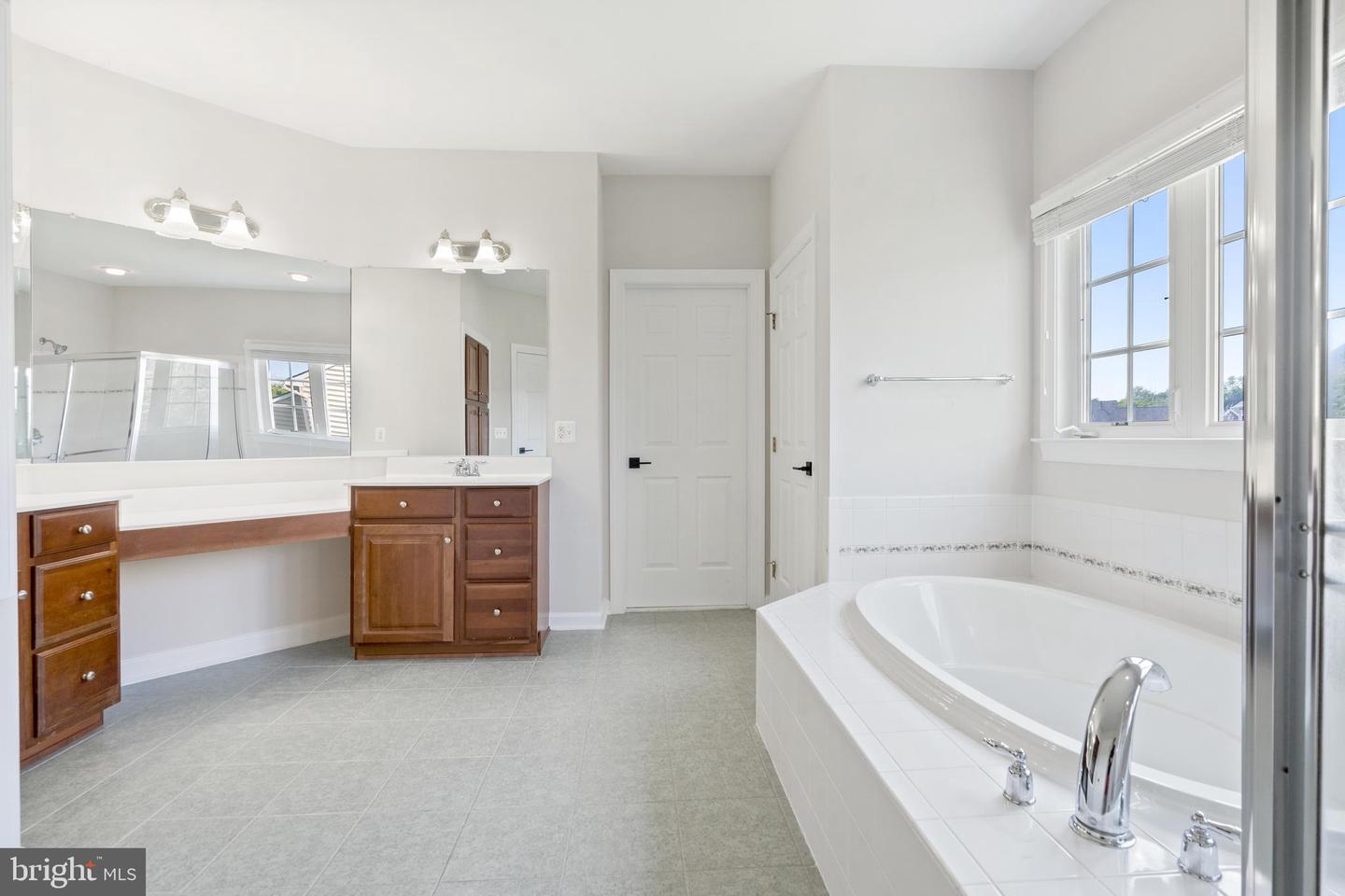 6513 DEBHILL LN, GAINESVILLE, Virginia 20155, 4 Bedrooms Bedrooms, ,4 BathroomsBathrooms,Residential,For sale,6513 DEBHILL LN,VAPW2096416 MLS # VAPW2096416
