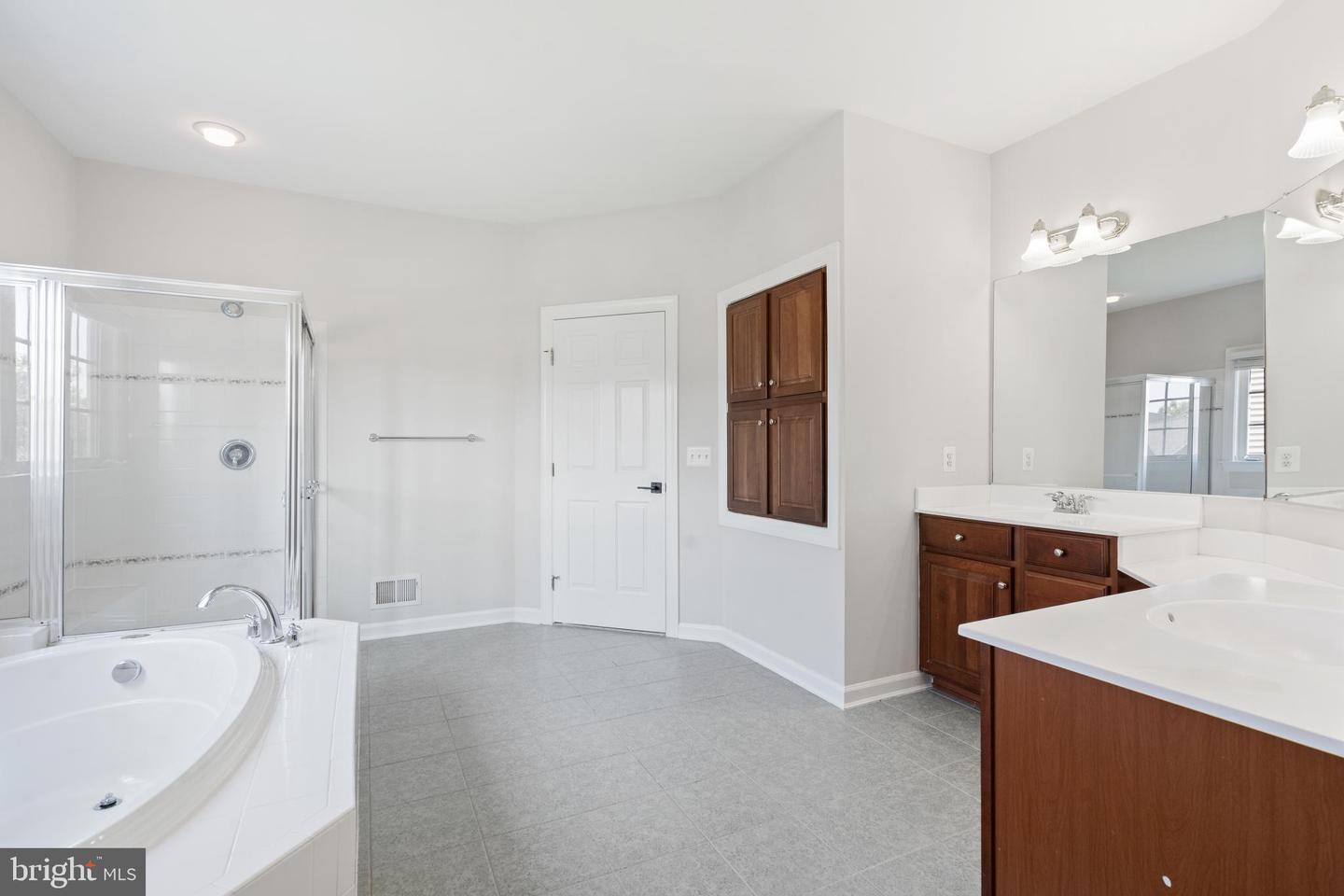 6513 DEBHILL LN, GAINESVILLE, Virginia 20155, 4 Bedrooms Bedrooms, ,4 BathroomsBathrooms,Residential,For sale,6513 DEBHILL LN,VAPW2096416 MLS # VAPW2096416