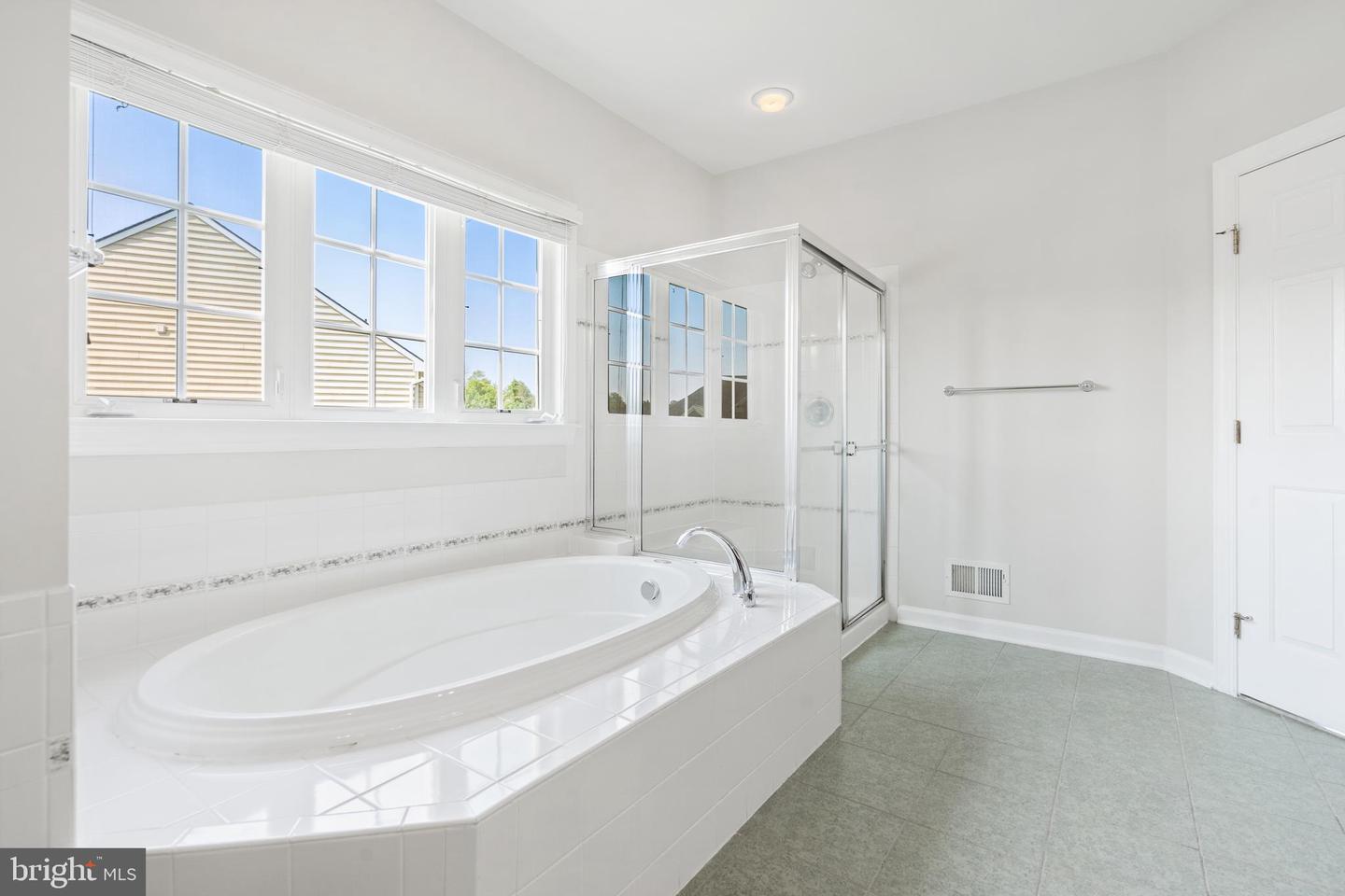 6513 DEBHILL LN, GAINESVILLE, Virginia 20155, 4 Bedrooms Bedrooms, ,4 BathroomsBathrooms,Residential,For sale,6513 DEBHILL LN,VAPW2096416 MLS # VAPW2096416