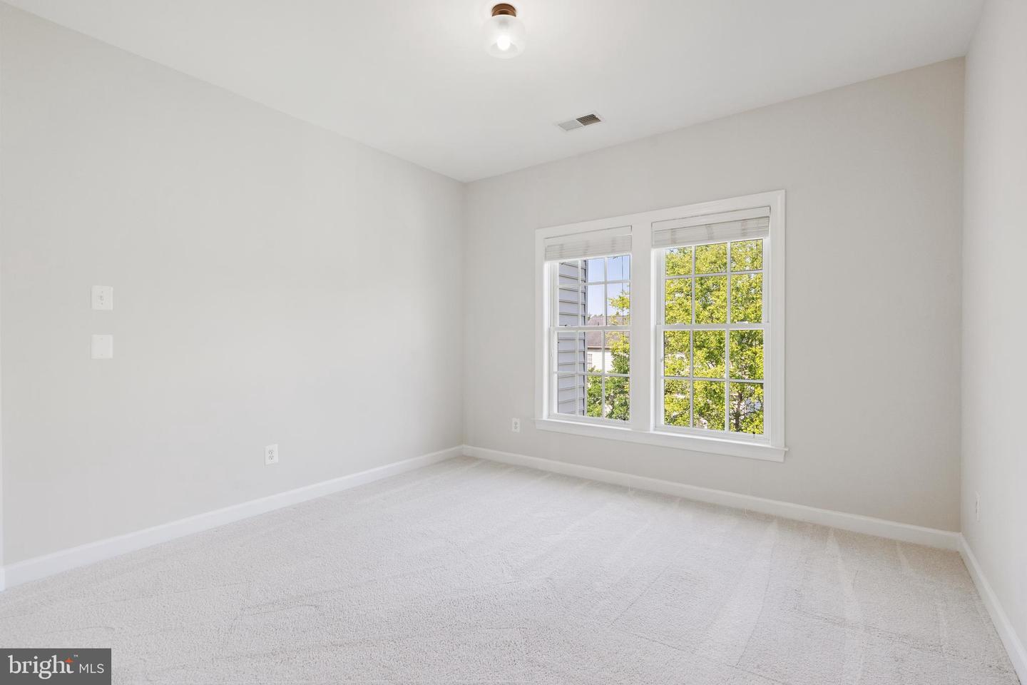 6513 DEBHILL LN, GAINESVILLE, Virginia 20155, 4 Bedrooms Bedrooms, ,4 BathroomsBathrooms,Residential,For sale,6513 DEBHILL LN,VAPW2096416 MLS # VAPW2096416