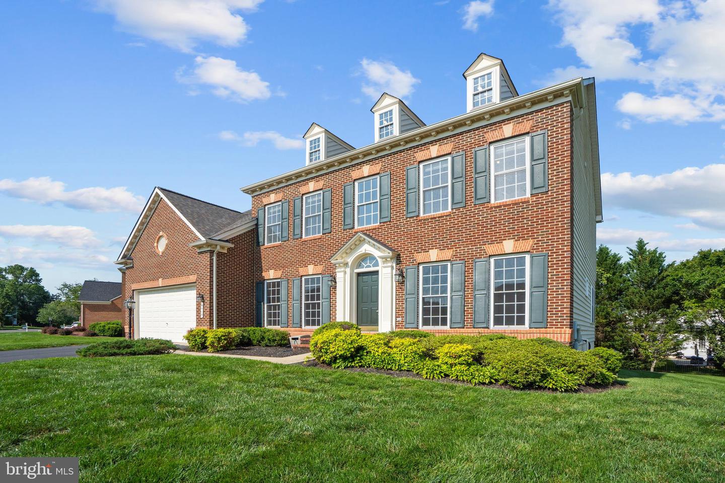 6513 DEBHILL LN, GAINESVILLE, Virginia 20155, 4 Bedrooms Bedrooms, ,4 BathroomsBathrooms,Residential,For sale,6513 DEBHILL LN,VAPW2096416 MLS # VAPW2096416