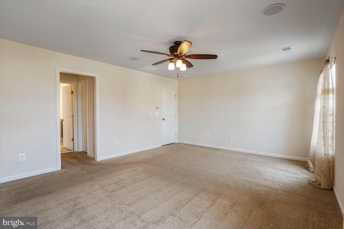 20903 ASHBURN HEIGHTS DR, ASHBURN, Virginia 20148, 5 Bedrooms Bedrooms, ,3 BathroomsBathrooms,Residential,For sale,20903 ASHBURN HEIGHTS DR,VALO2098796 MLS # VALO2098796