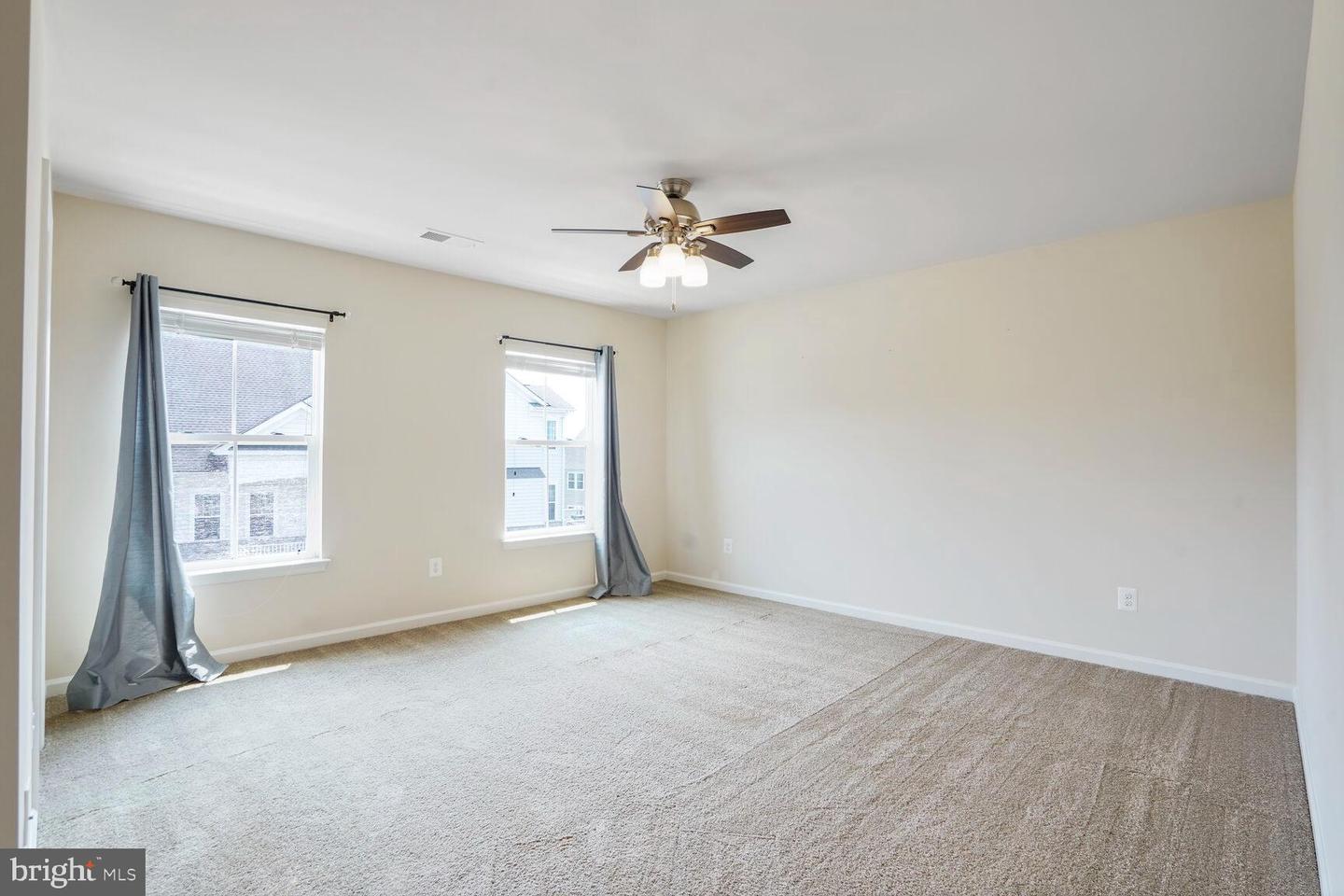 20903 ASHBURN HEIGHTS DR, ASHBURN, Virginia 20148, 5 Bedrooms Bedrooms, ,3 BathroomsBathrooms,Residential,For sale,20903 ASHBURN HEIGHTS DR,VALO2098796 MLS # VALO2098796