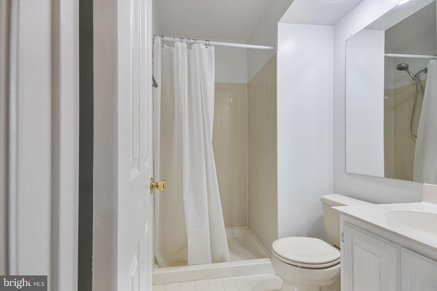 14445 SALISBURY PLAIN CT, CENTREVILLE, Virginia 20120, 2 Bedrooms Bedrooms, ,2 BathroomsBathrooms,Residential,For sale,14445 SALISBURY PLAIN CT,VAFX2245630 MLS # VAFX2245630