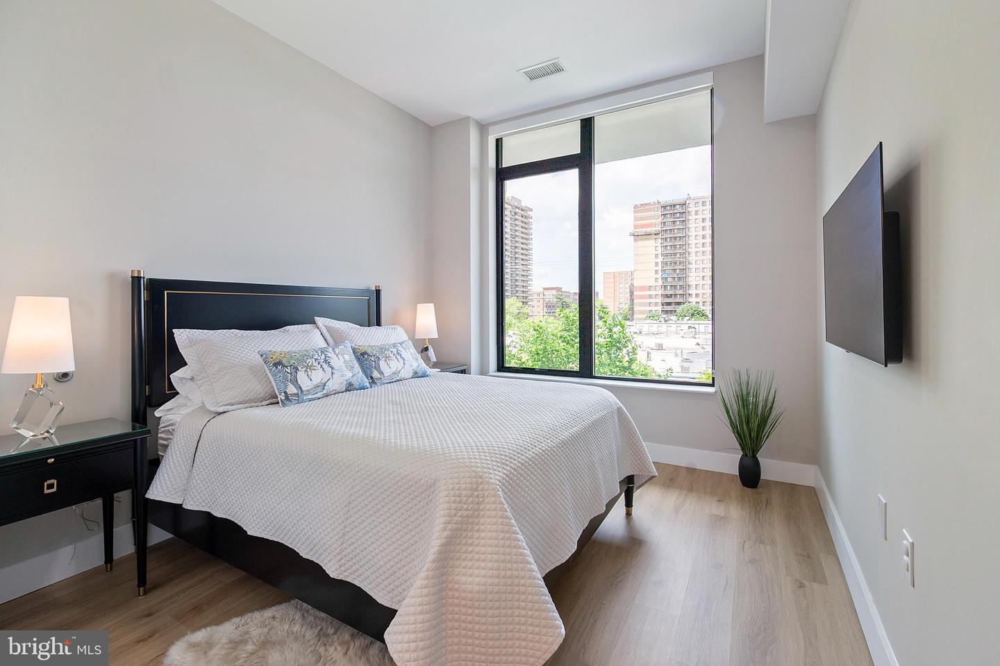 801 N FAIRFAX ST #314, ALEXANDRIA, Virginia 22314, 2 Bedrooms Bedrooms, 1 Room Rooms,2 BathroomsBathrooms,Residential,For sale,801 N FAIRFAX ST #314,VAAX2046154 MLS # VAAX2046154