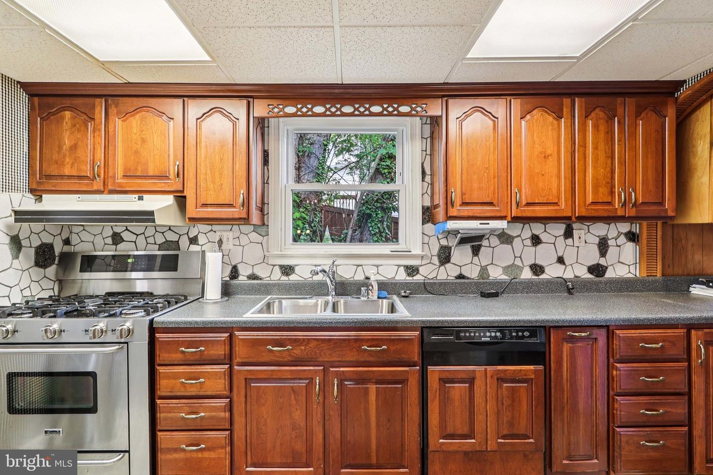 3126 WESTLEY RD, FALLS CHURCH, Virginia 22042, 3 Bedrooms Bedrooms, ,1 BathroomBathrooms,Residential,For sale,3126 WESTLEY RD,VAFX2245812 MLS # VAFX2245812
