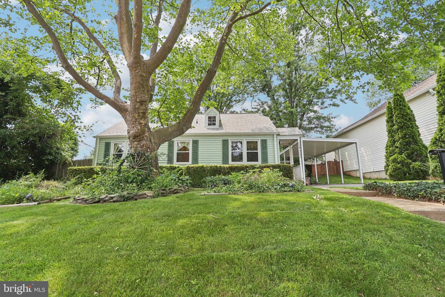 3126 WESTLEY RD, FALLS CHURCH, Virginia 22042, 3 Bedrooms Bedrooms, ,1 BathroomBathrooms,Residential,For sale,3126 WESTLEY RD,VAFX2245812 MLS # VAFX2245812