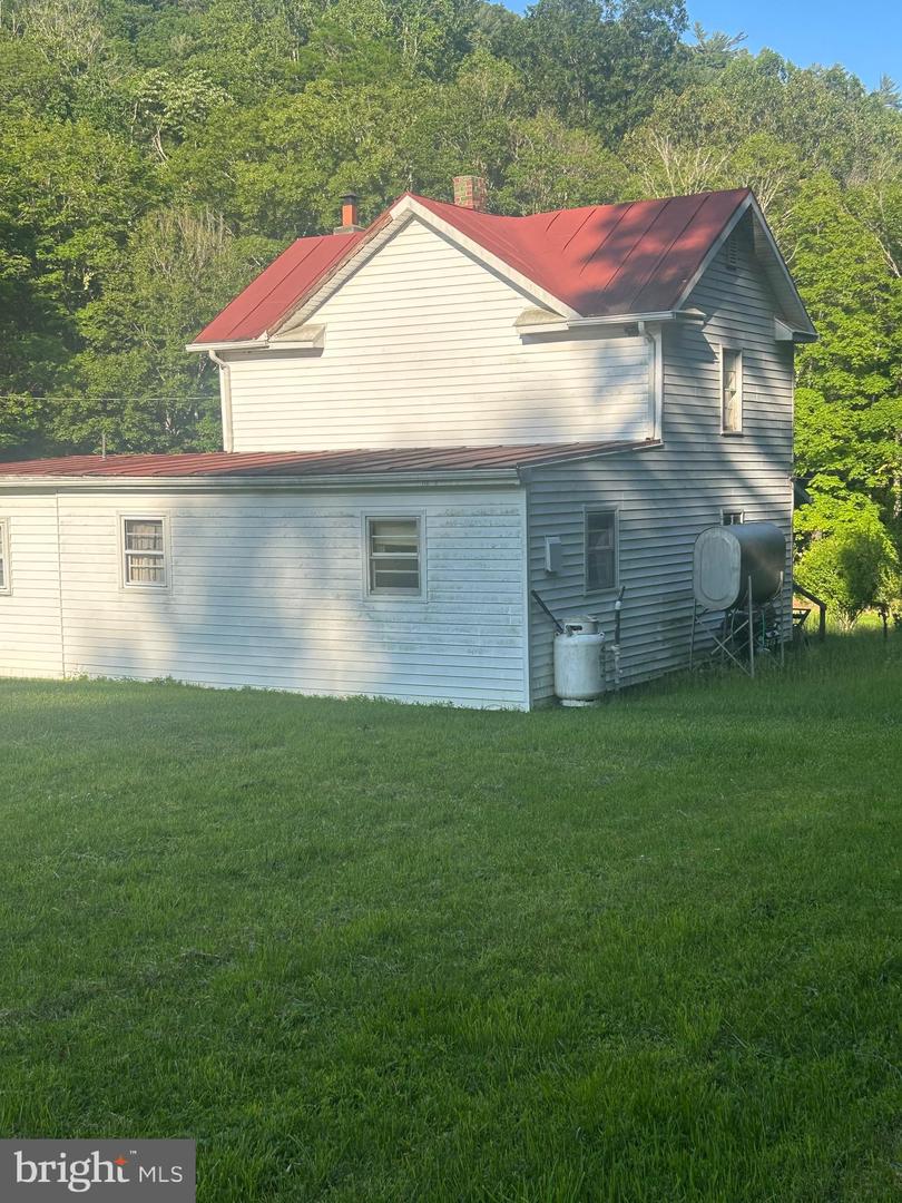 8787 CROOKED RUN RD, BASYE, Virginia 22810, 2 Bedrooms Bedrooms, ,1 BathroomBathrooms,Residential,For sale,8787 CROOKED RUN RD,VASH2011652 MLS # VASH2011652