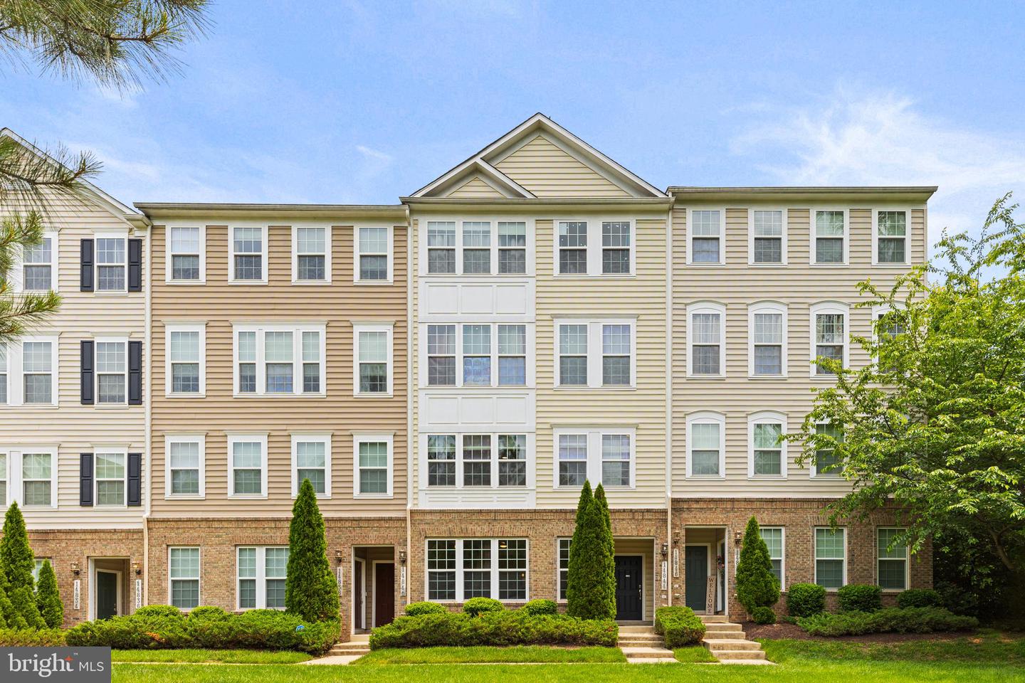 14842 MASON CREEK CIR, WOODBRIDGE, Virginia 22191, 3 Bedrooms Bedrooms, ,2 BathroomsBathrooms,Residential,For sale,14842 MASON CREEK CIR,VAPW2096434 MLS # VAPW2096434