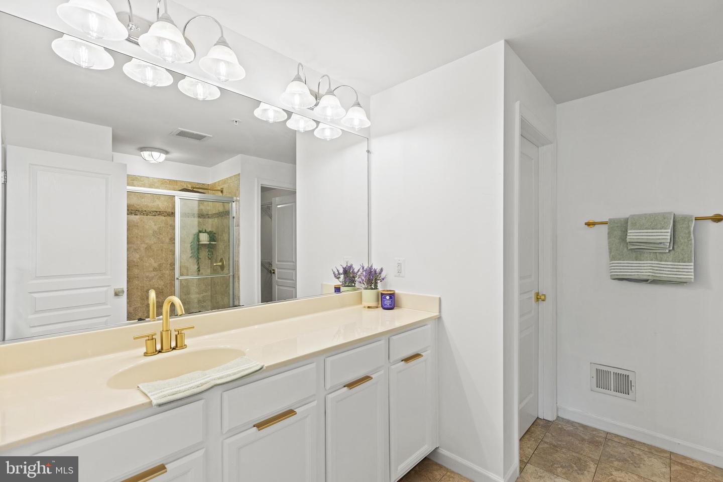 14842 MASON CREEK CIR, WOODBRIDGE, Virginia 22191, 3 Bedrooms Bedrooms, ,2 BathroomsBathrooms,Residential,For sale,14842 MASON CREEK CIR,VAPW2096434 MLS # VAPW2096434