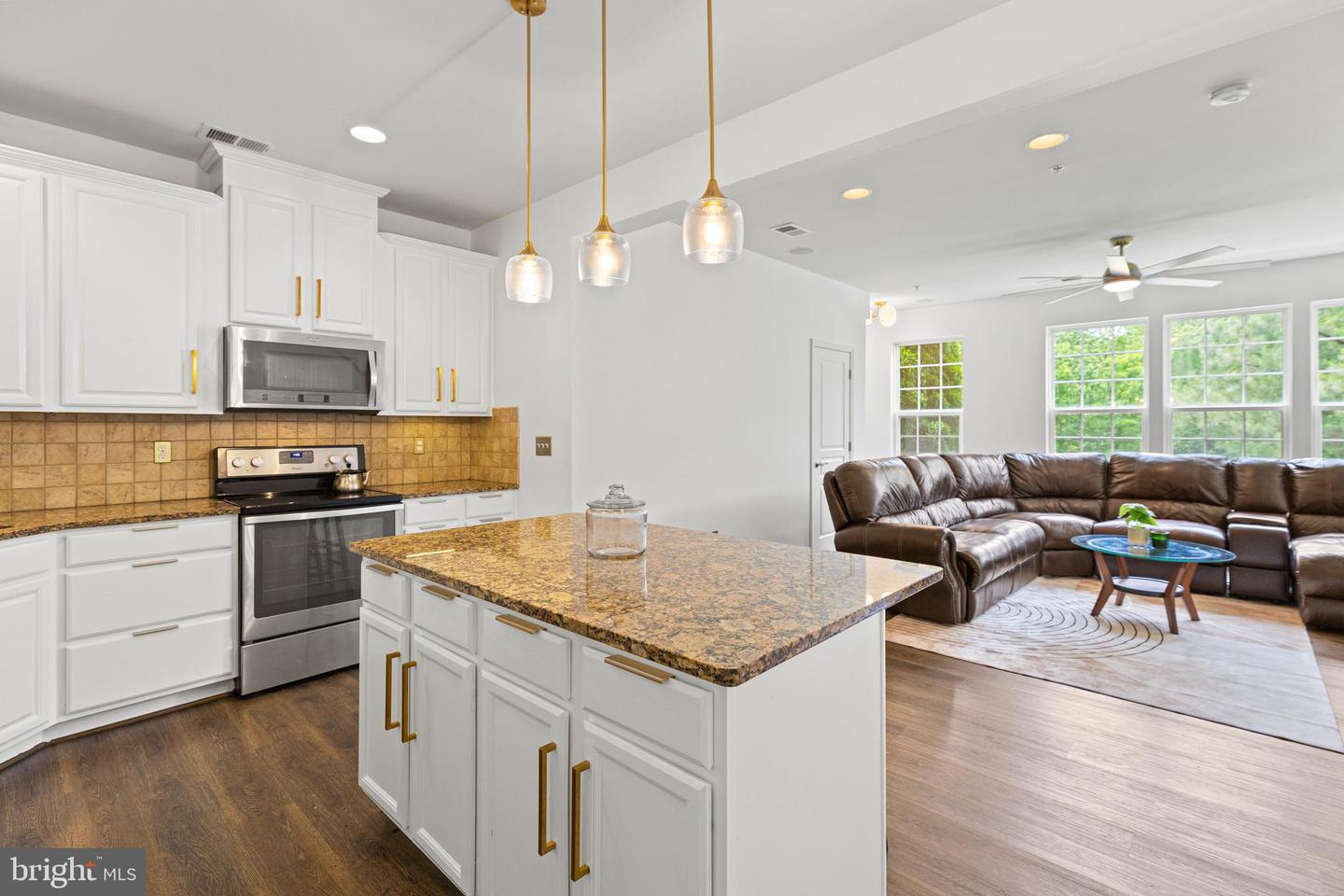 14842 MASON CREEK CIR, WOODBRIDGE, Virginia 22191, 3 Bedrooms Bedrooms, ,2 BathroomsBathrooms,Residential,For sale,14842 MASON CREEK CIR,VAPW2096434 MLS # VAPW2096434