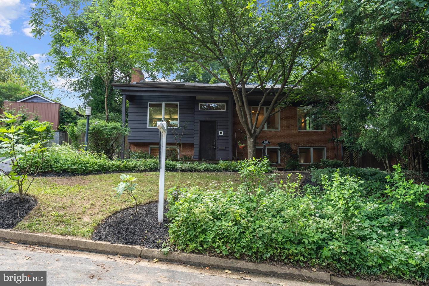 4834 8TH ST S, ARLINGTON, Virginia 22204, 3 Bedrooms Bedrooms, ,2 BathroomsBathrooms,Residential,For sale,4834 8TH ST S,VAAR2058732 MLS # VAAR2058732