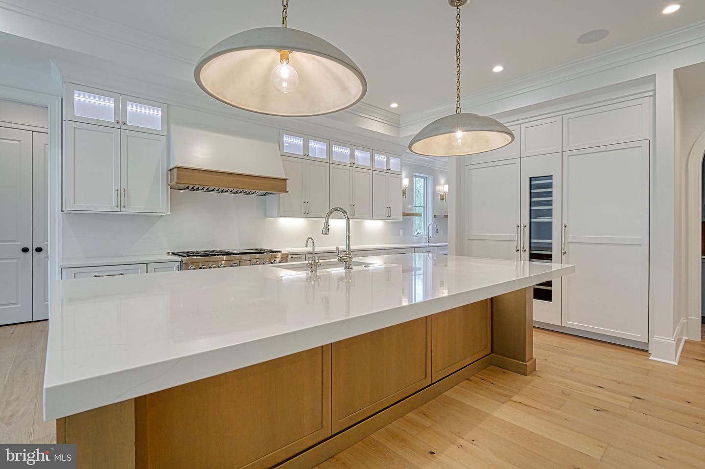 4740 34TH RD N, ARLINGTON, Virginia 22207, 6 Bedrooms Bedrooms, ,6 BathroomsBathrooms,Residential,For sale,4740 34TH RD N,VAAR2058848 MLS # VAAR2058848