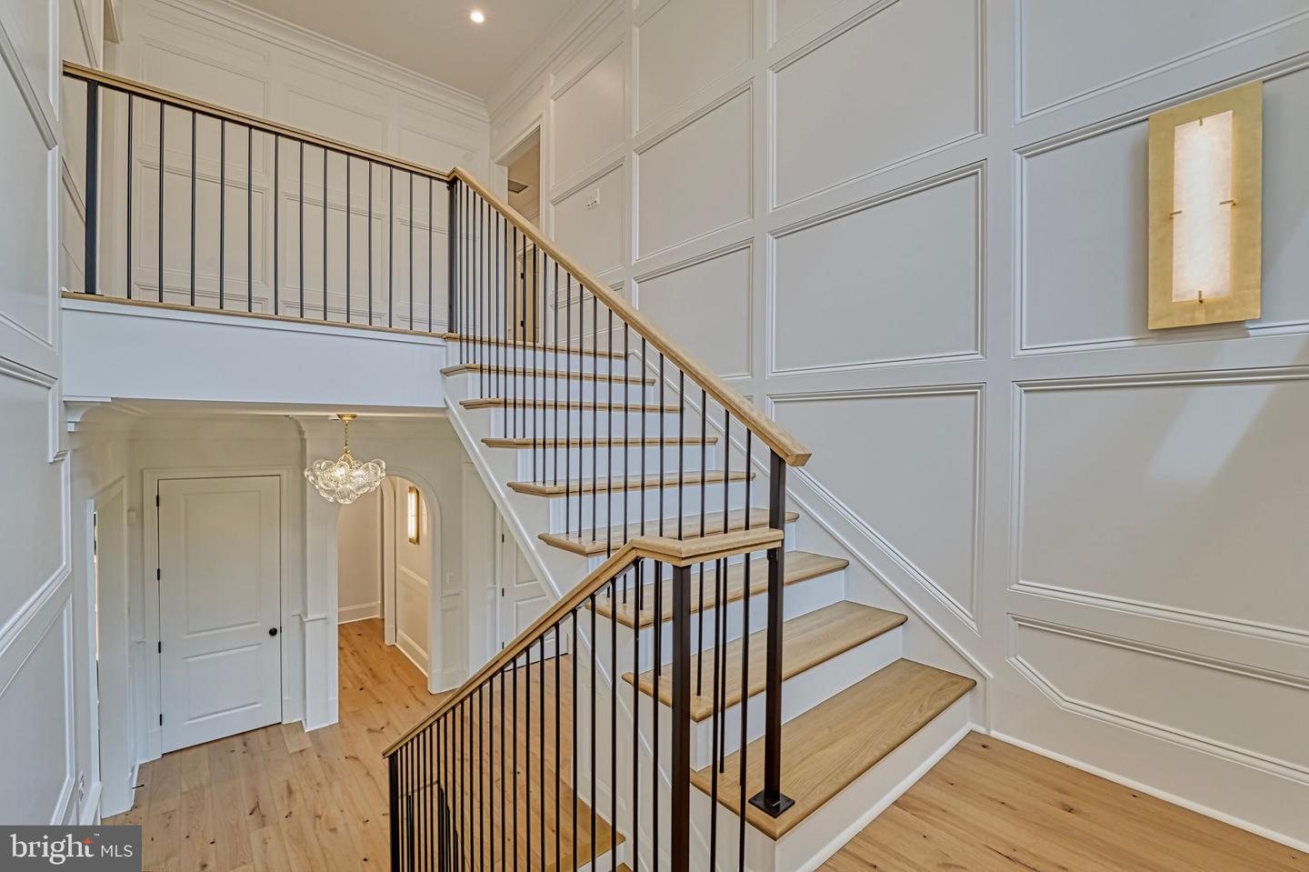 4740 34TH RD N, ARLINGTON, Virginia 22207, 6 Bedrooms Bedrooms, ,6 BathroomsBathrooms,Residential,For sale,4740 34TH RD N,VAAR2058848 MLS # VAAR2058848