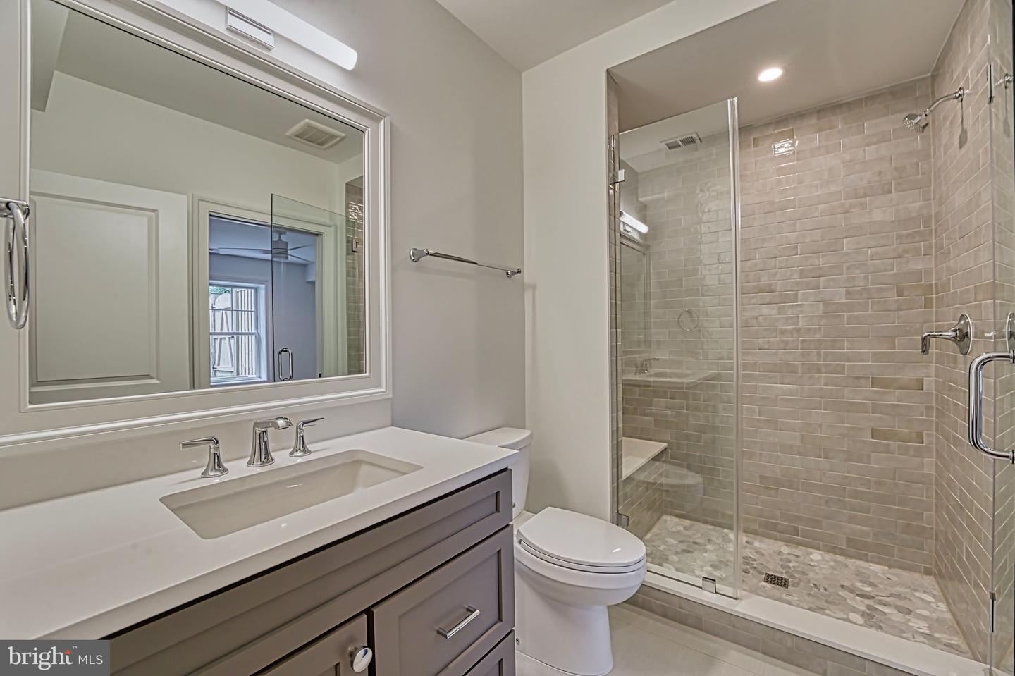 4740 34TH RD N, ARLINGTON, Virginia 22207, 6 Bedrooms Bedrooms, ,6 BathroomsBathrooms,Residential,For sale,4740 34TH RD N,VAAR2058848 MLS # VAAR2058848